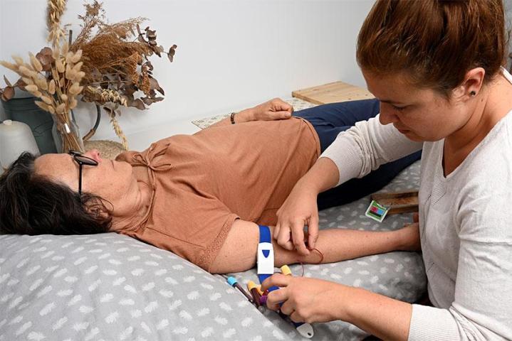 Des soins médicaux et paramédicaux à votre domicile.